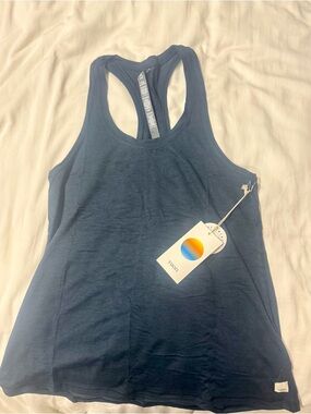 Women’s Vuori Lux Performance Tank Ink Heather. NWT. Medium.
